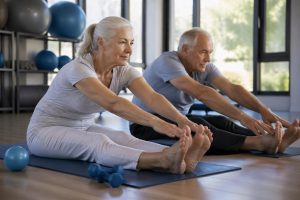 découvrez les bienfaits du pilates pour les seniors et des exercices adaptés pour débuter facilement après 60 ans, améliorant souplesse, équilibre et bien-être.