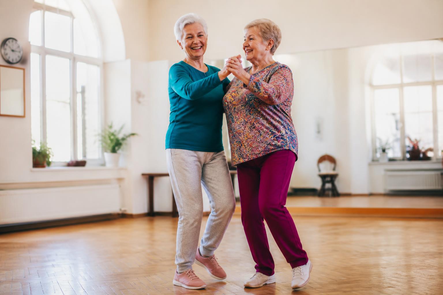 découvrez les meilleurs styles de danse pour seniors et nos conseils pratiques pour débuter facilement et profiter pleinement des bienfaits de la danse à tout âge.