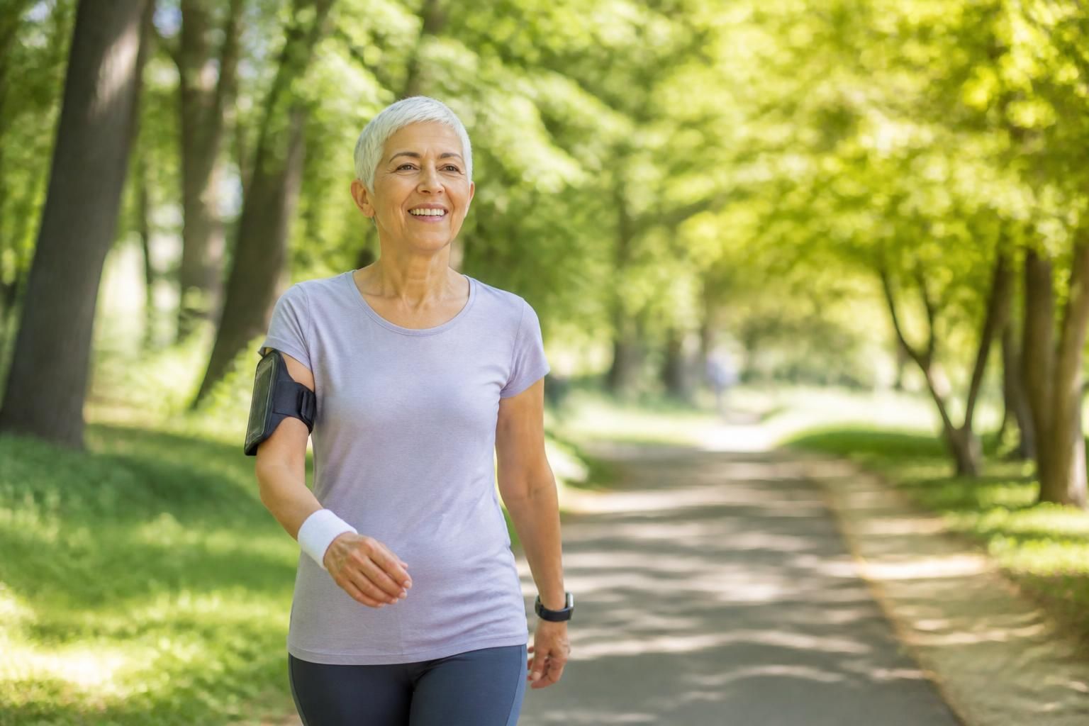 découvrez les meilleurs sports adaptés après 60 ans pour rester en forme, améliorer votre bien-être et maintenir une bonne santé grâce à des activités douces et efficaces.